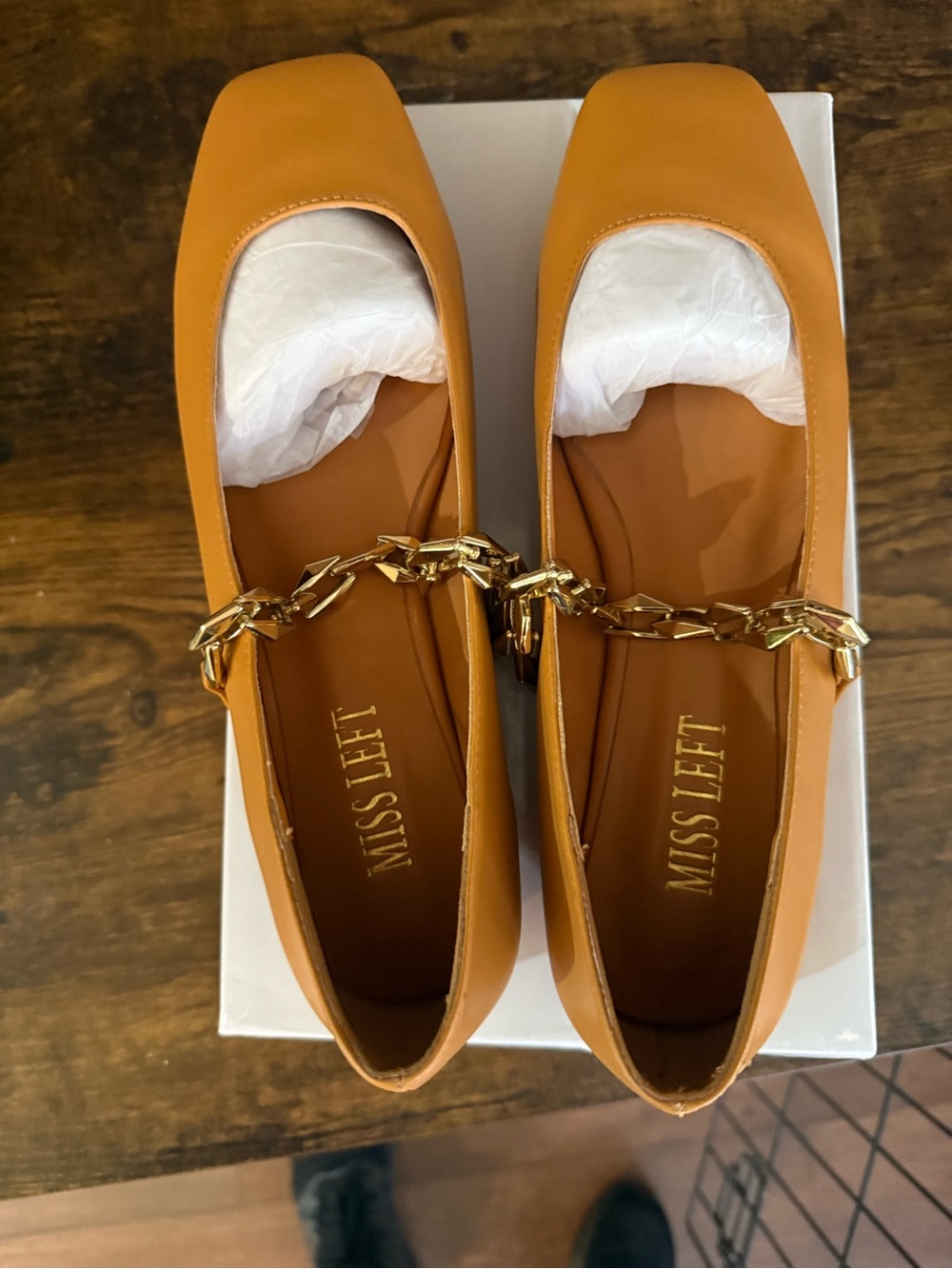 Miss Left Women's Camel Chain-Trim Square-Toe Flats